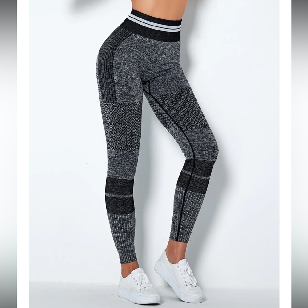 Amelia Activewear 4 piece workout bundle leggings biker shorts S - Picture 3 of 6